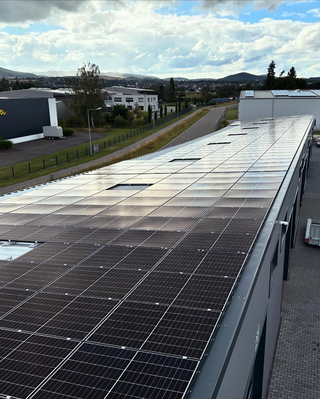 Gewerbliche PV-Dachfläche – Modulfeld · Mendig